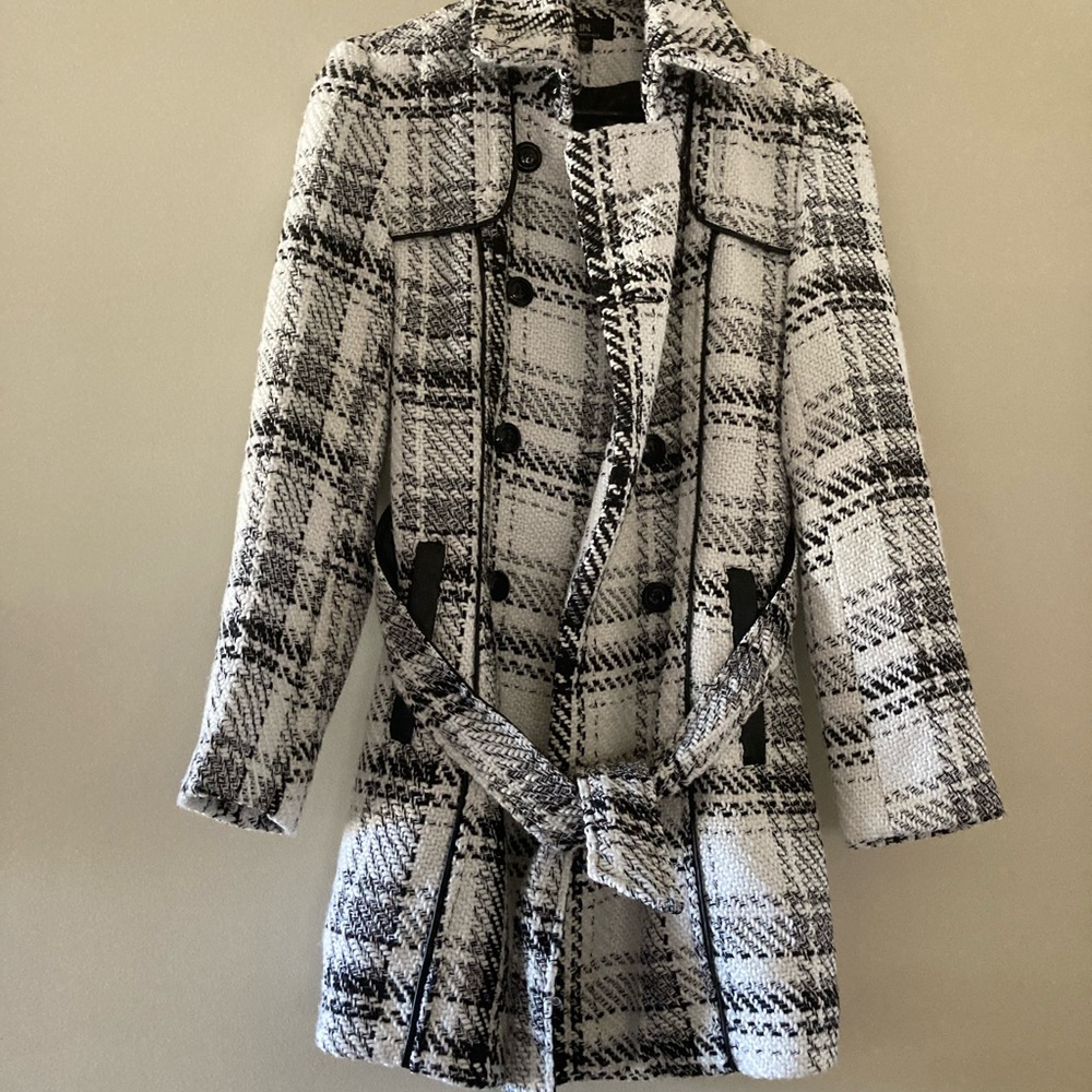 Beautiful black and white coat.